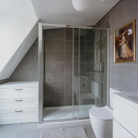 Mary Orange - No 232 2 - Modern & Inviting Lissabon